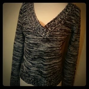 Grane brown/white v-neck pullover-sz M